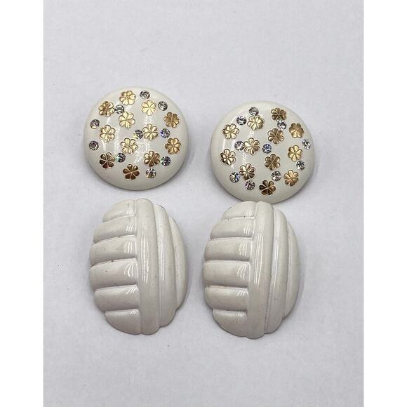 Estate Jewelry - Vintage Clips Clip Ons Large White Cellulose Plastic 2 Pairs Lot